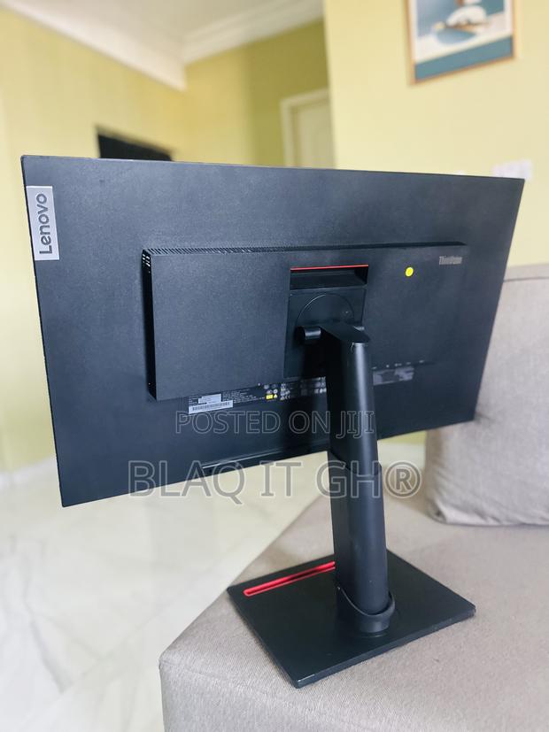 32 Inches Lenovo QHD IPS With Type C · Photo 4
