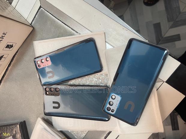 Samsung S20 Back Glass Replacement · Photo 3