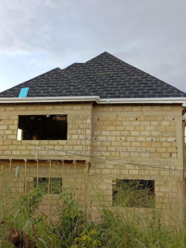 Roofing Sheet Made With Alu-zinc Coated With Stone. · Photo 4