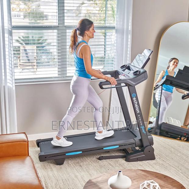 Echelon Stride 20 Power Incline Treadmill · Photo 3