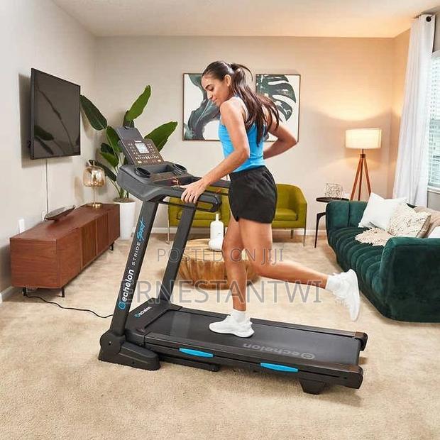 Echelon Stride 20 Power Incline Treadmill · Photo 7