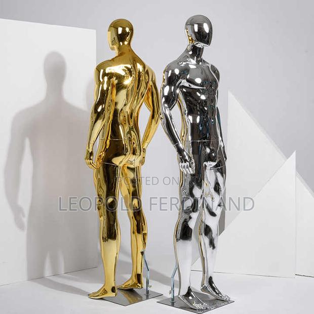 Muscular Men Gold Mannequin · Photo 2