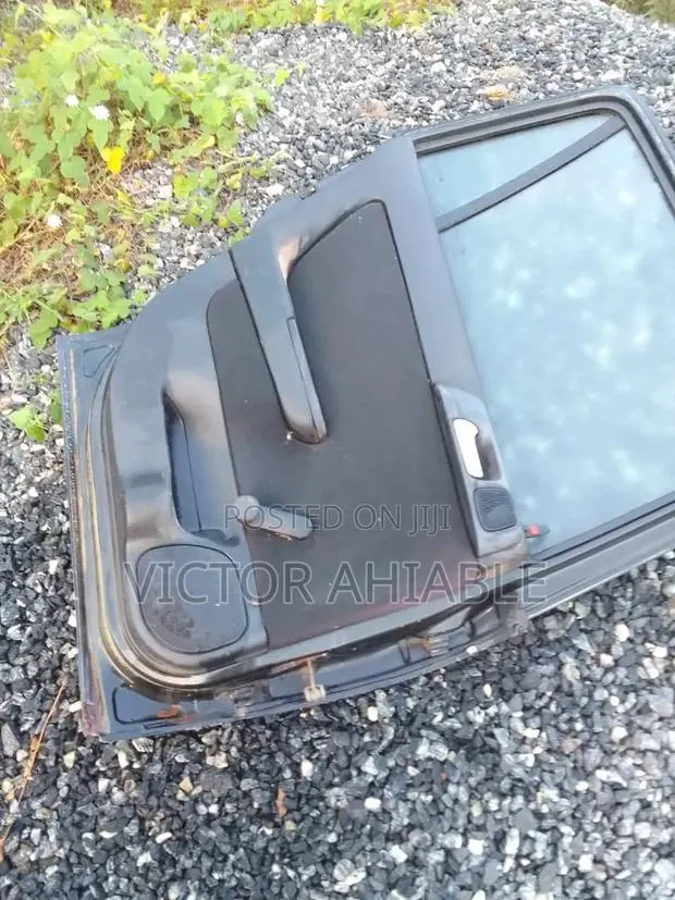 Astra B Doors · Photo 1