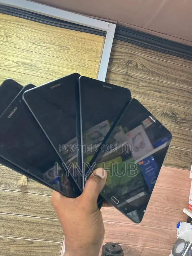 Samsung Galaxy Tab E 8.0 32 GB Black · Photo 1