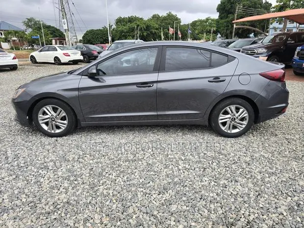 Hyundai Elantra 2020 Gray · Photo 1