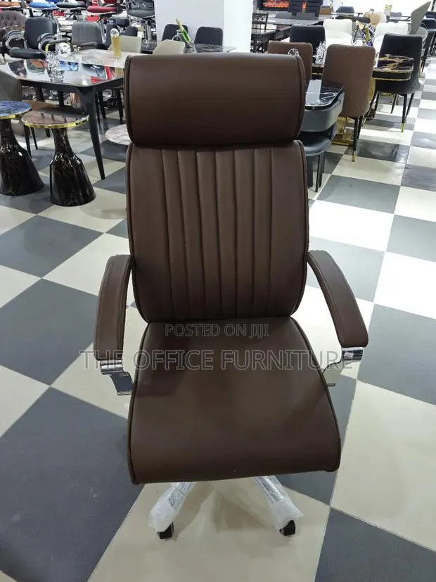 Director's Executive Swevil · Photo 1
