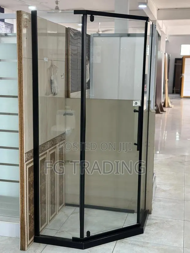 Shower Cubicle - Bathroom Cubicle - Shower Glass · Photo 1