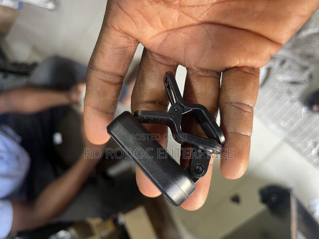 Guitar Clip Tuner · Photo 3