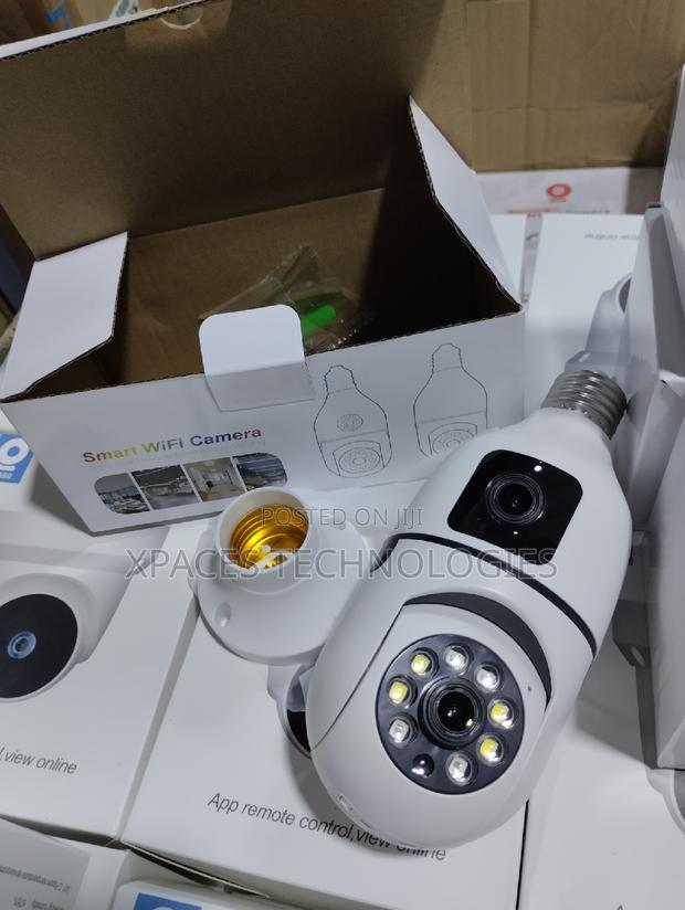 Wireless Smart Dual Lens PTZ Bulb Camera With Two Way Audio · Photo 1
