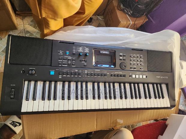 Yamaha PSR E473 Keyboard · Photo 1