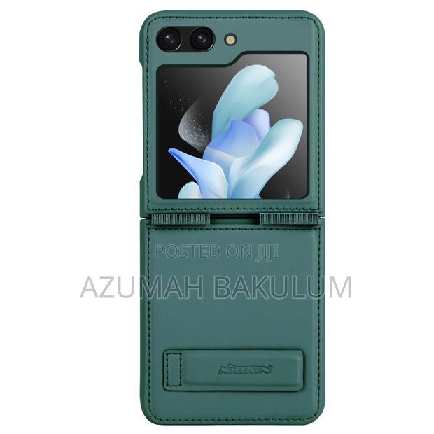 Samsung Galaxy Z Flip 5 Nillkin Qin Leather Case · Photo 1
