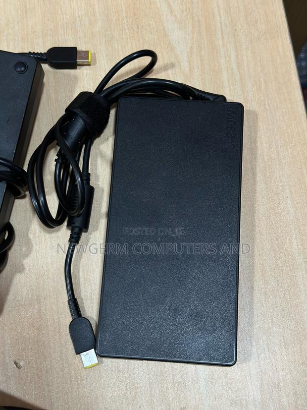 230W Lenovo USB Gaming Charger · Photo 4