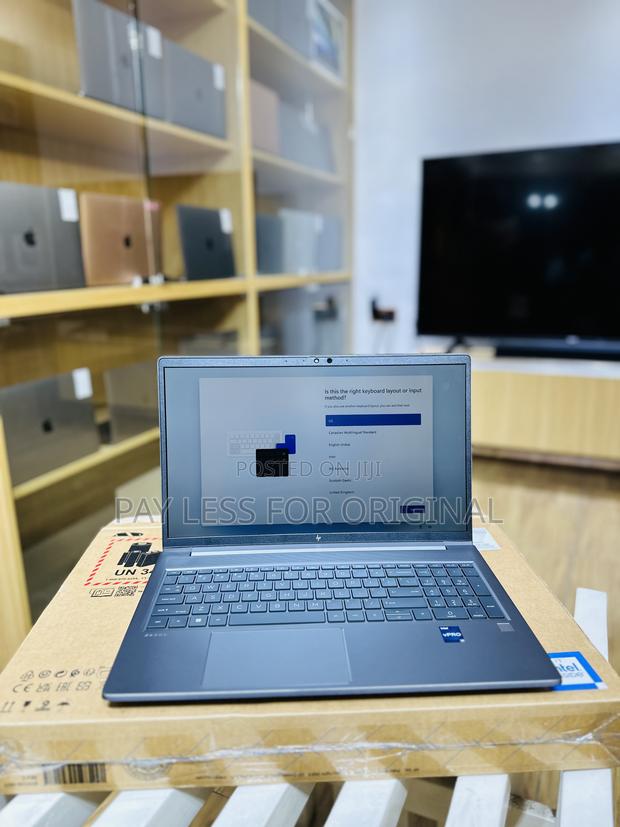 New Laptop HP ZBook Firefly 16inch G9 32GB Intel Core i7 SSD 512GB · Photo 1