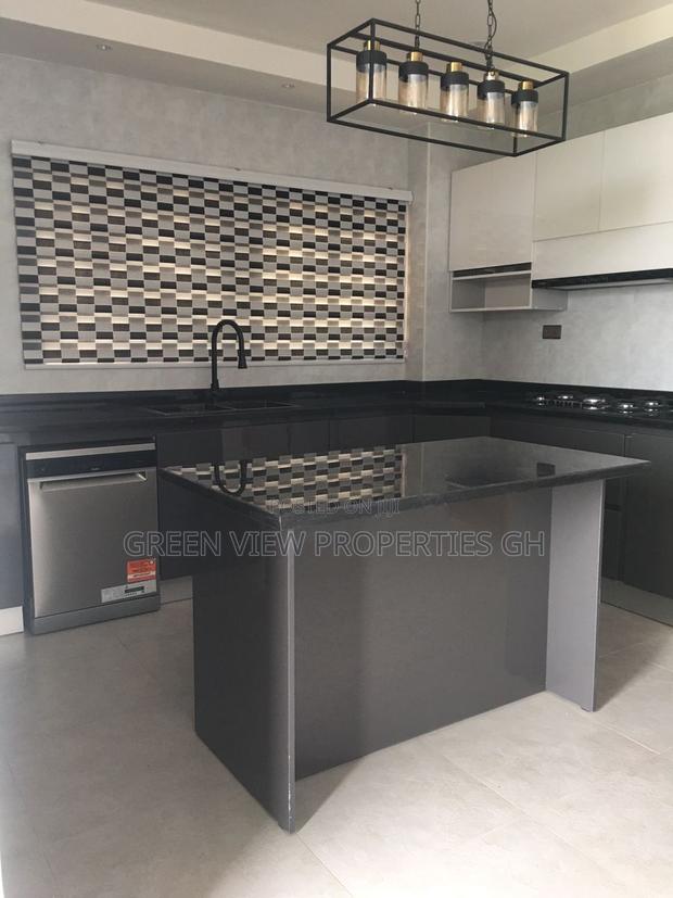 4bdrm Duplex in West Hills Mall Area for sale · Photo 3