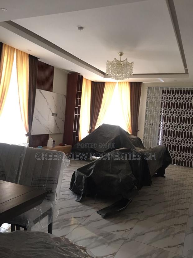 4bdrm Duplex in West Hills Mall Area for sale · Photo 5