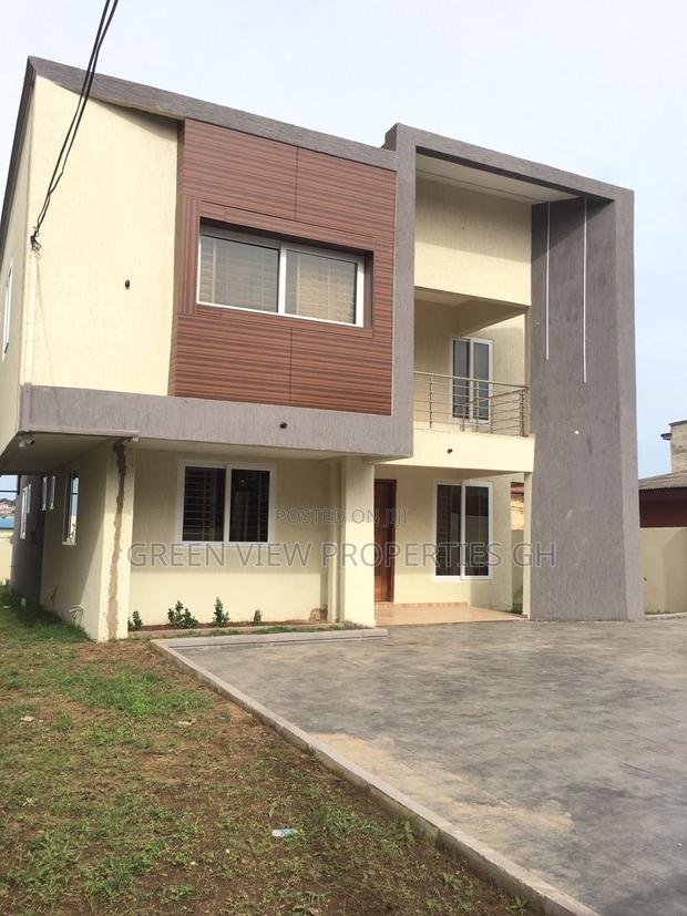 4bdrm Duplex in West Hills Mall Area for sale