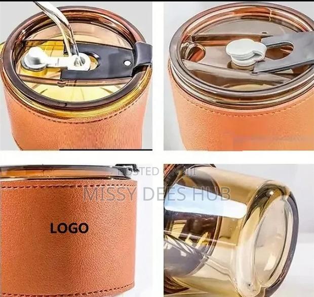 Glass Tumbler With Lid and Straw · Photo 7