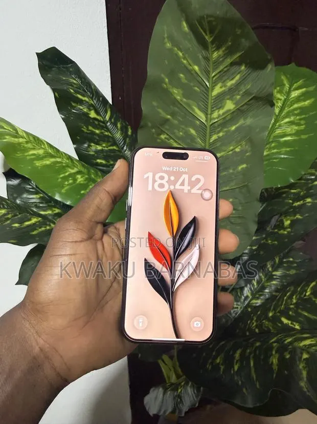 Apple iPhone 16 Pro 256 GB Black · Photo 1
