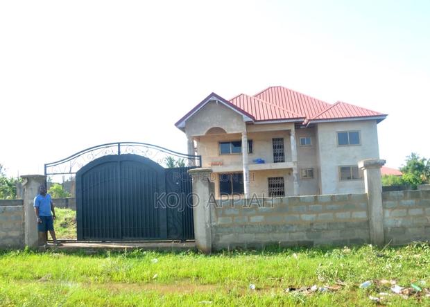 5bdrm Mansion in Storey Building, Danfa for sale · Photo 3
