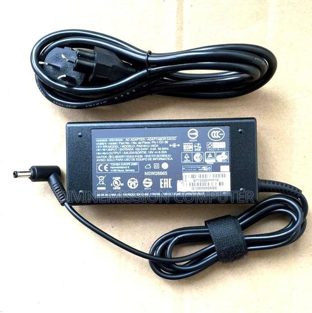 Toshiba Laptop Charger, 19v 6.32a (120w)UK Used · Photo 2