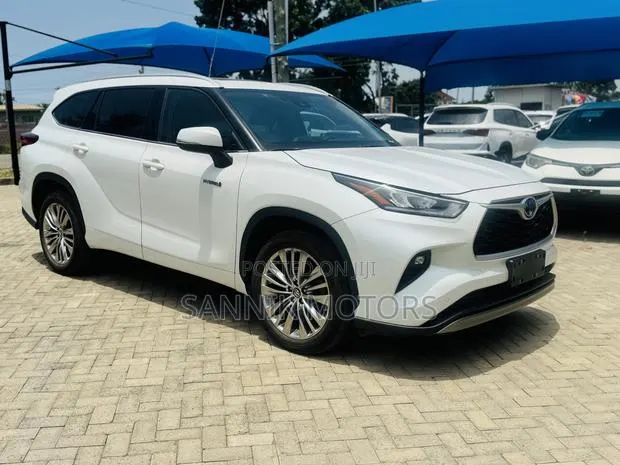 Toyota Highlander Platinum AWD 2024 White · Photo 1