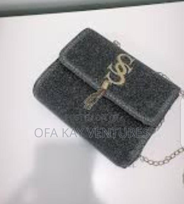 Tassel Glitter Handbag · Photo 3