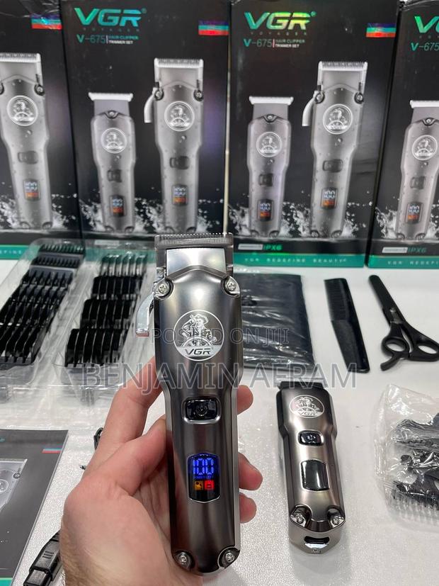 Cordless 2 in 1 Barbering Machine v-675 · Photo 2