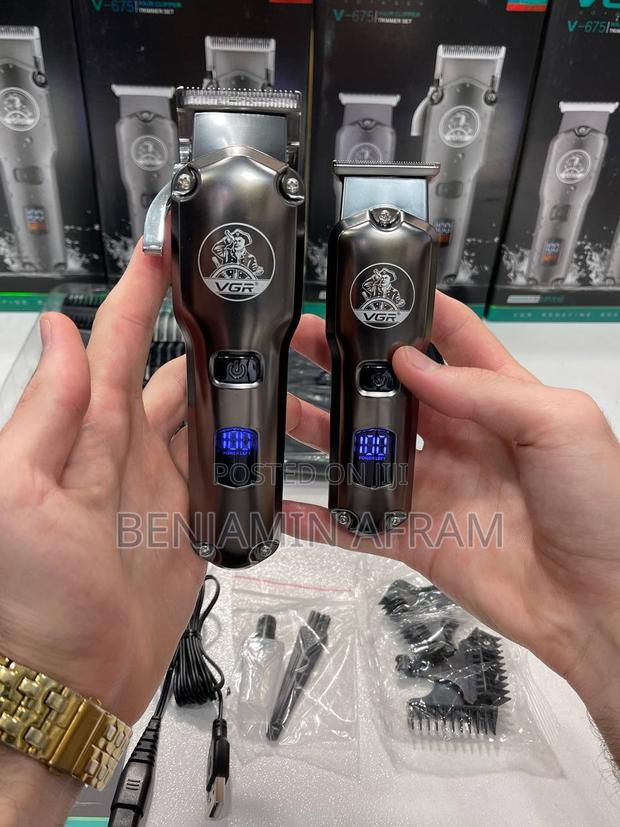 Cordless 2 in 1 Barbering Machine v-675 · Photo 1
