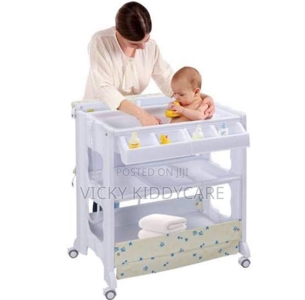 Baby Standing Bath · Photo 2