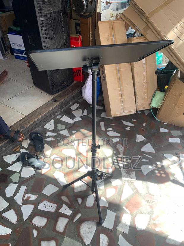 Music Stand · Photo 3
