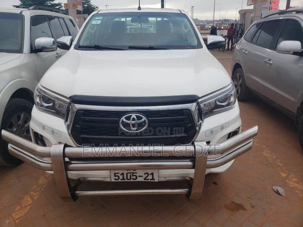 Toyota Hilux for Rent · Photo 1