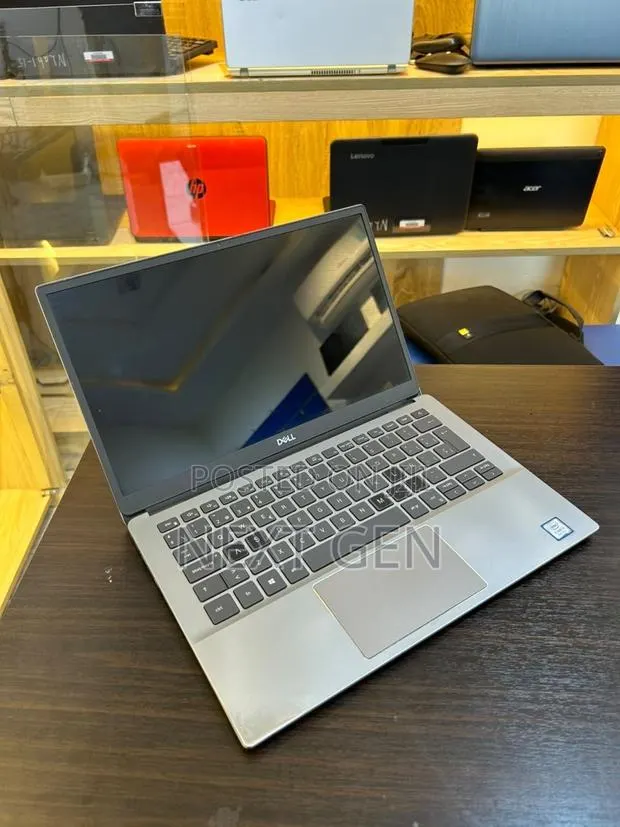 Laptop Dell Latitude 3301 8GB Intel Core i5 SSD 256GB · Photo 1