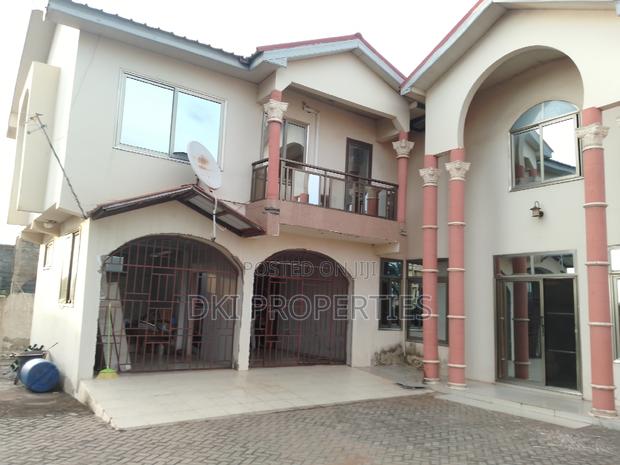 12bdrm House in Dki Properties, Tema Metropolitan for sale · Photo 1