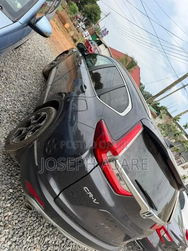 Honda CR-V Touring AWD 2018 Gray · Photo 1