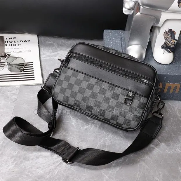 Classy Outdoor / Utility Crossbody Bag. · Photo 1
