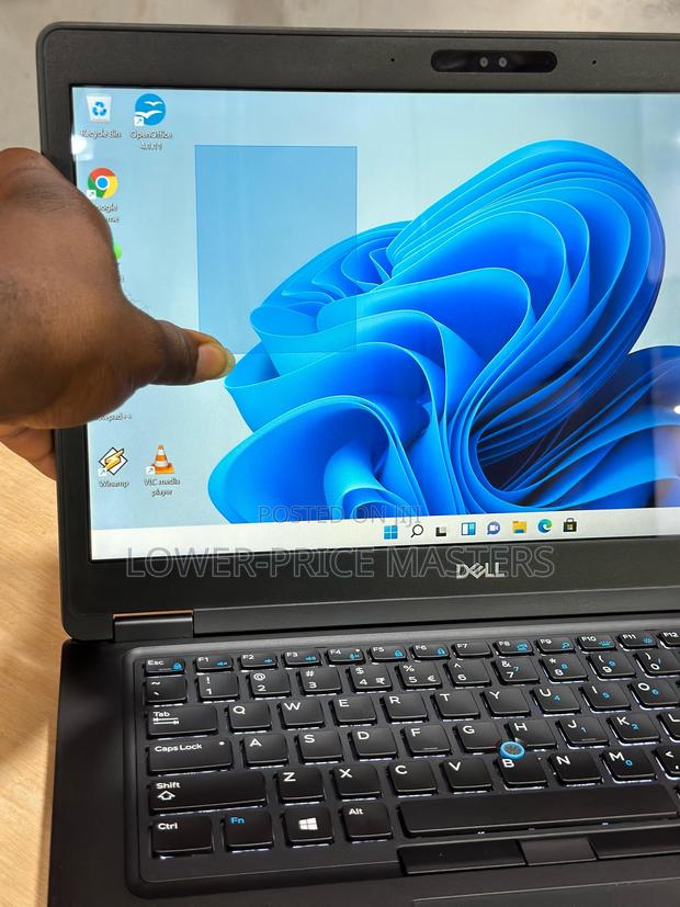 New Laptop Dell Latitude 5490 16GB Intel Core I7 SSD 256GB · Photo 1