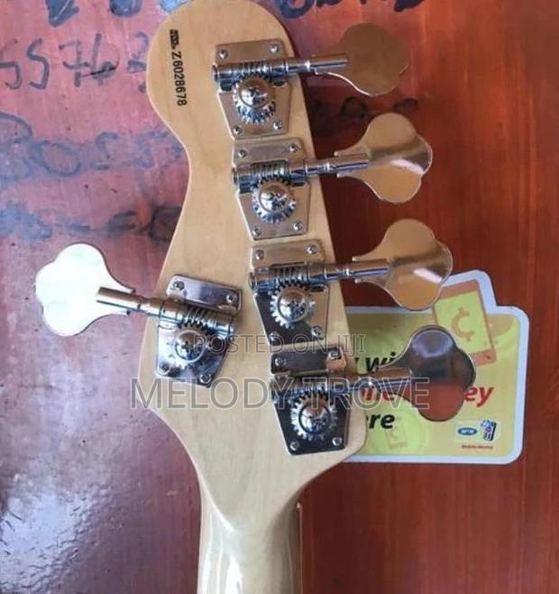 Bass Guitar (Active) · Photo 2