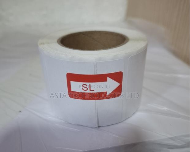 Sticker Roll 30x40mm · Photo 1
