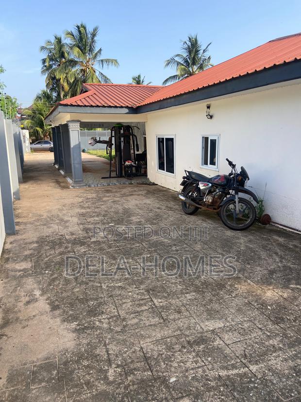 Four Bedroom House for Sale at Oyarifa. · Photo 1