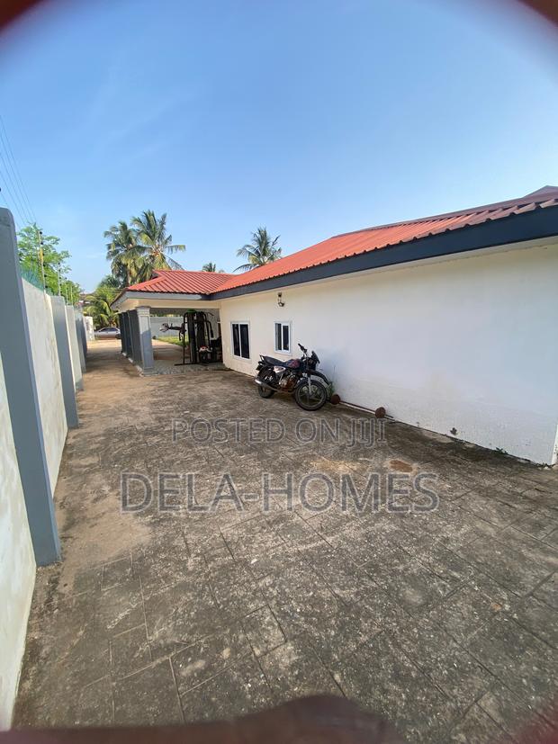 Four Bedroom House for Sale at Oyarifa. · Photo 4