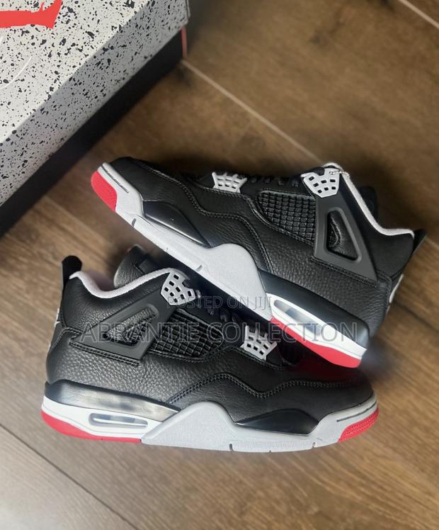 Air Jordan Retro 4 Bred Leather · Photo 1