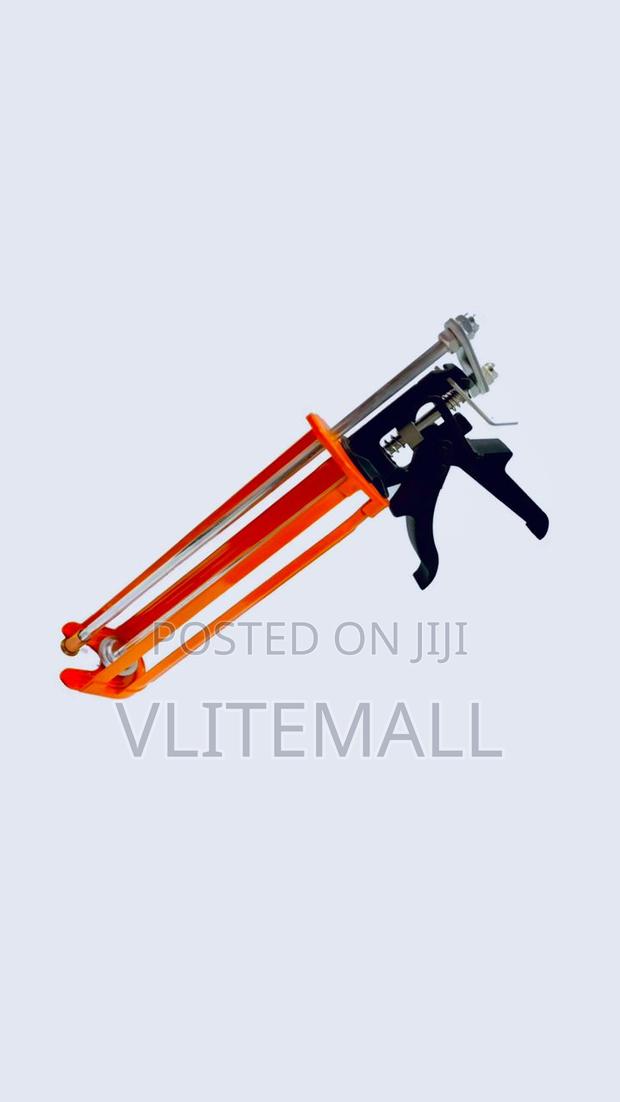 Heavy Duty Manual Caulking Gun for Construction · Photo 1