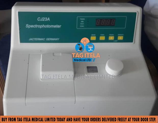 Spectrophotometer (Digital) · Photo 2
