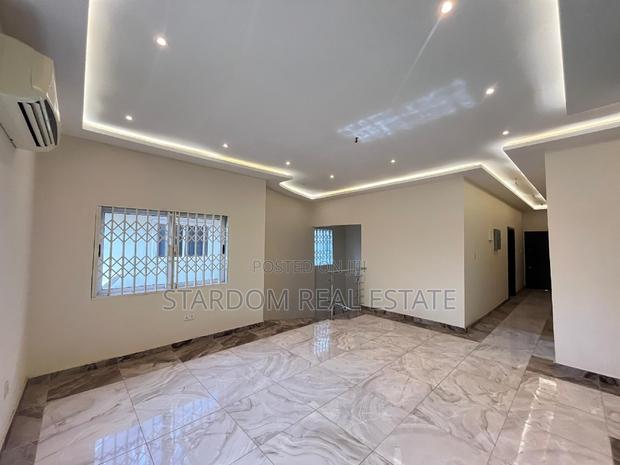 4bdrm Duplex in Adjiriganor for rent · Photo 8
