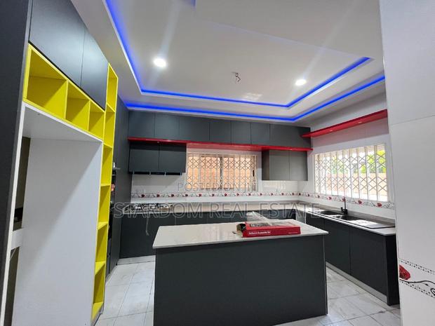 4bdrm Duplex in Adjiriganor for rent · Photo 2
