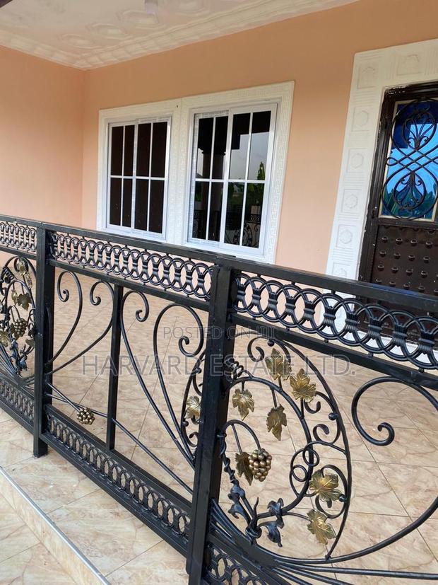 5bdrm House in Ejisu Baworo, Kumasi Metropolitan for sale · Photo 4