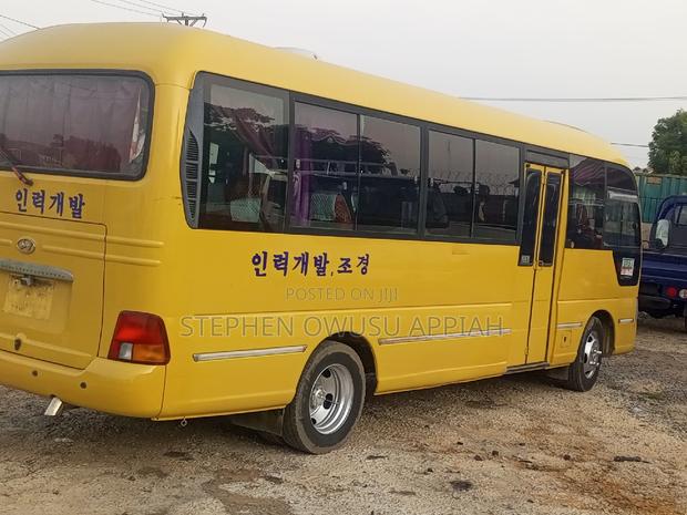 Hyundai County 2013 Yellow · Photo 3