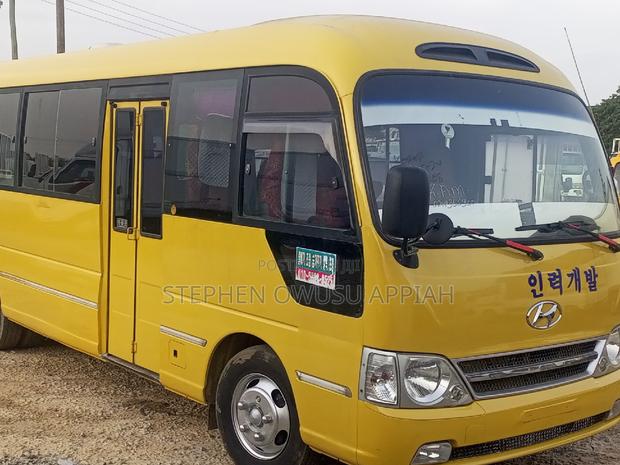 Hyundai County 2013 Yellow · Photo 4
