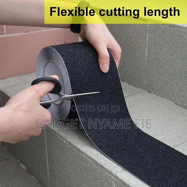 Antislip Tape - 4.3 Meters · Photo 1