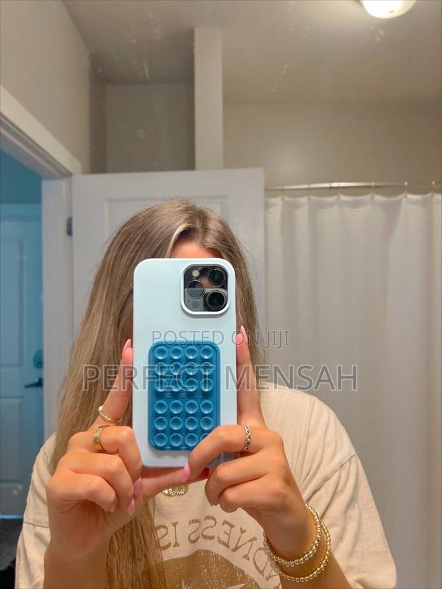 Phone Grip · Photo 1